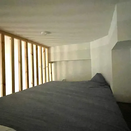 Toeoeloe Sleephouse *