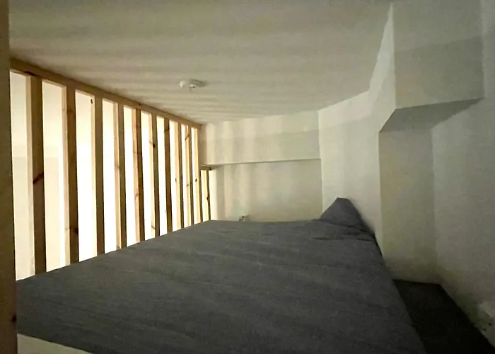 Toeoeloe Sleephouse *